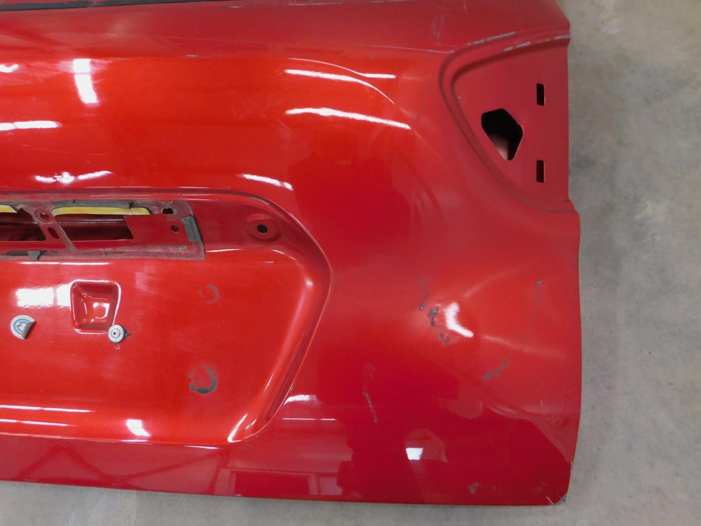 Дверь багажника