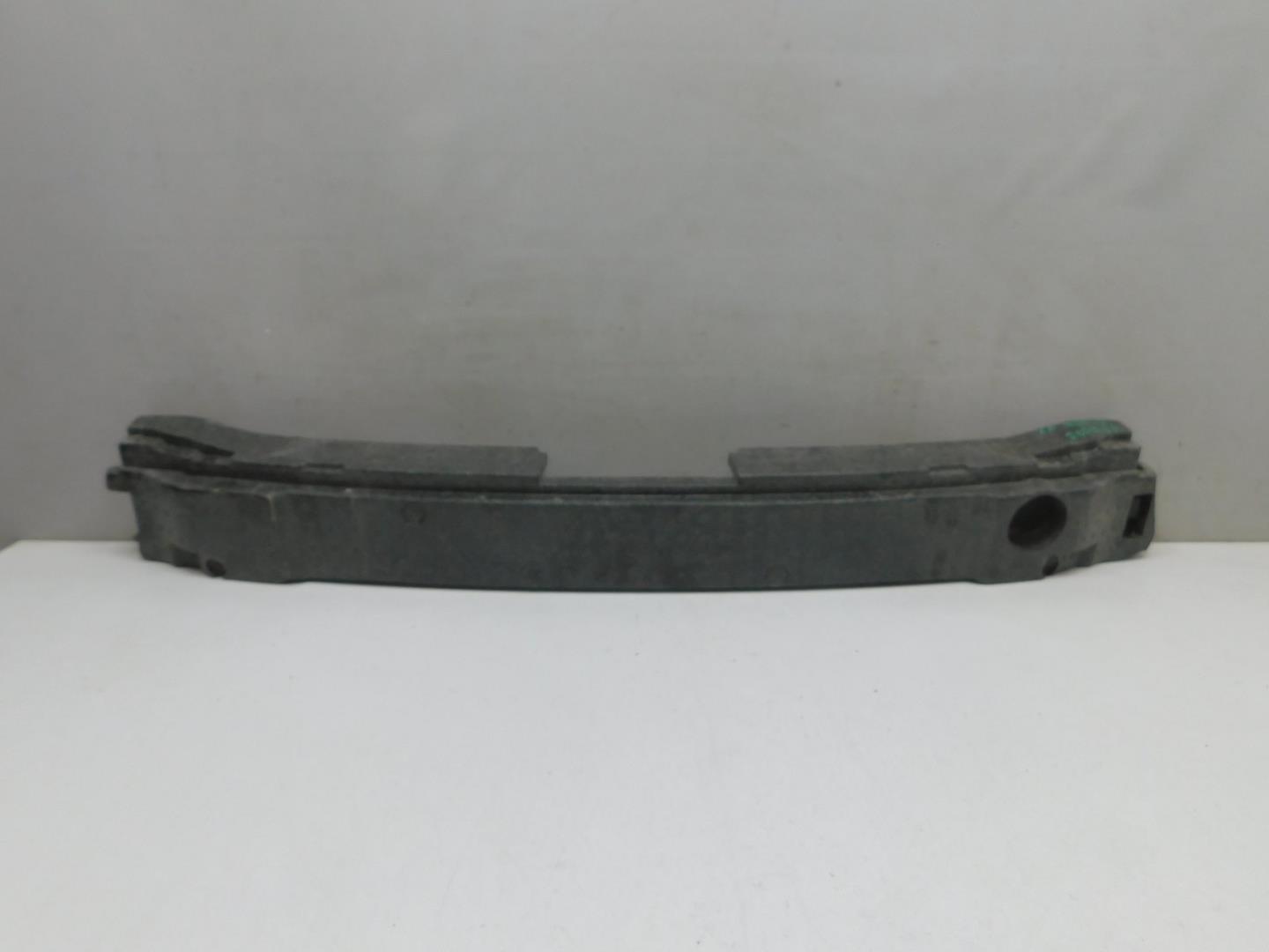 Усилитель переднего бампера