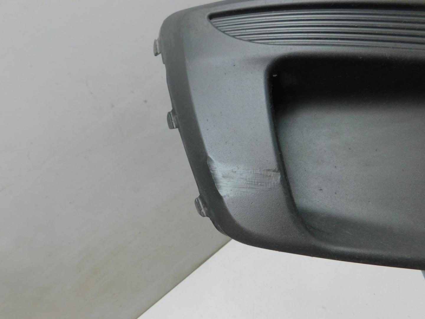 Решетка в бампер правая