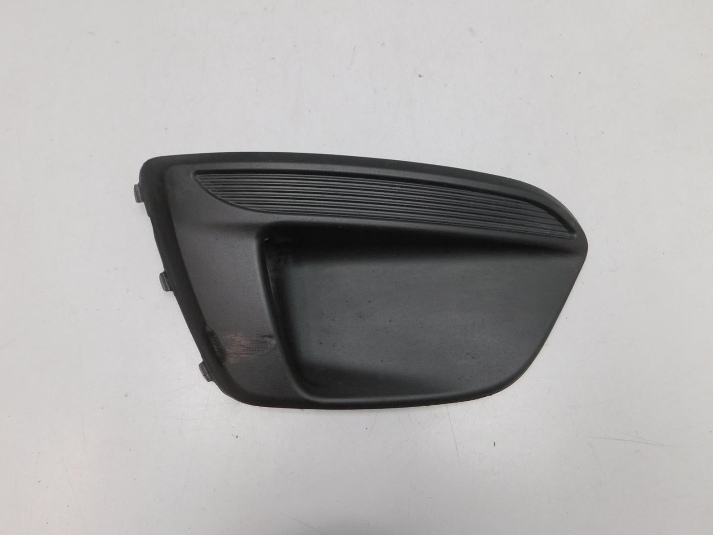 Решетка в бампер правая