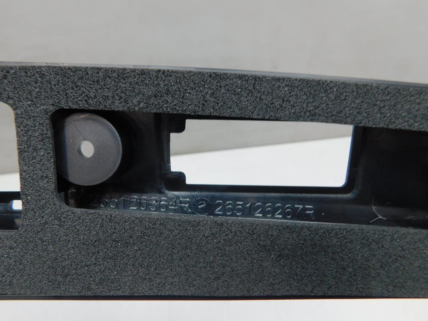 Накладка двери багажника