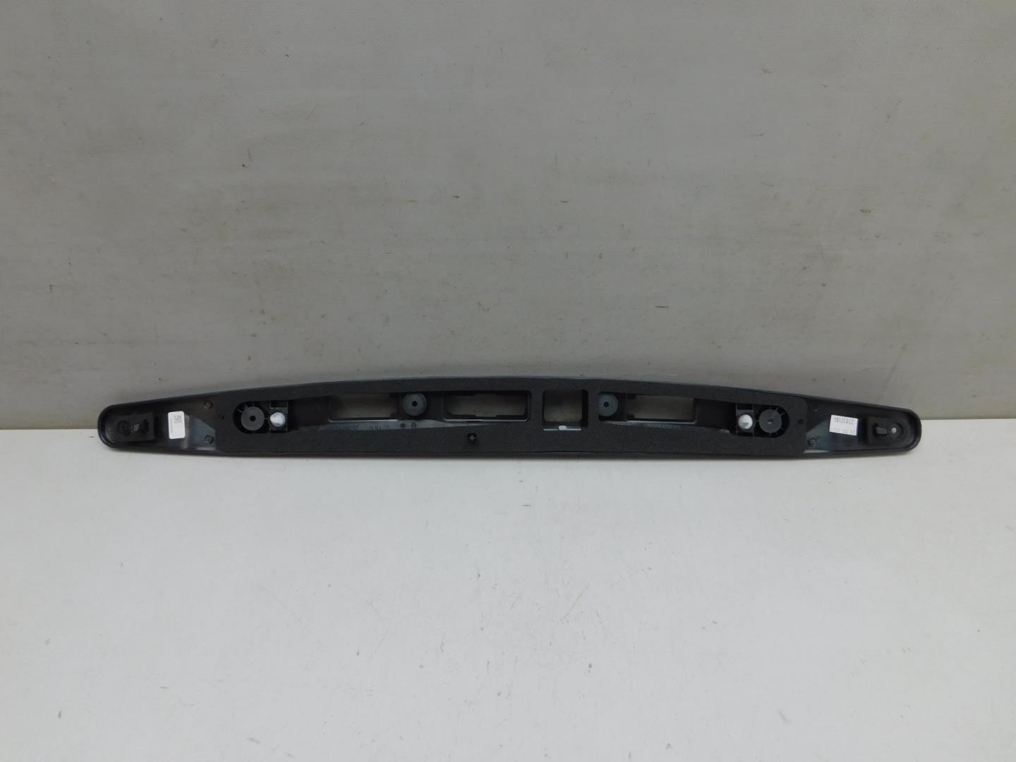 Накладка двери багажника