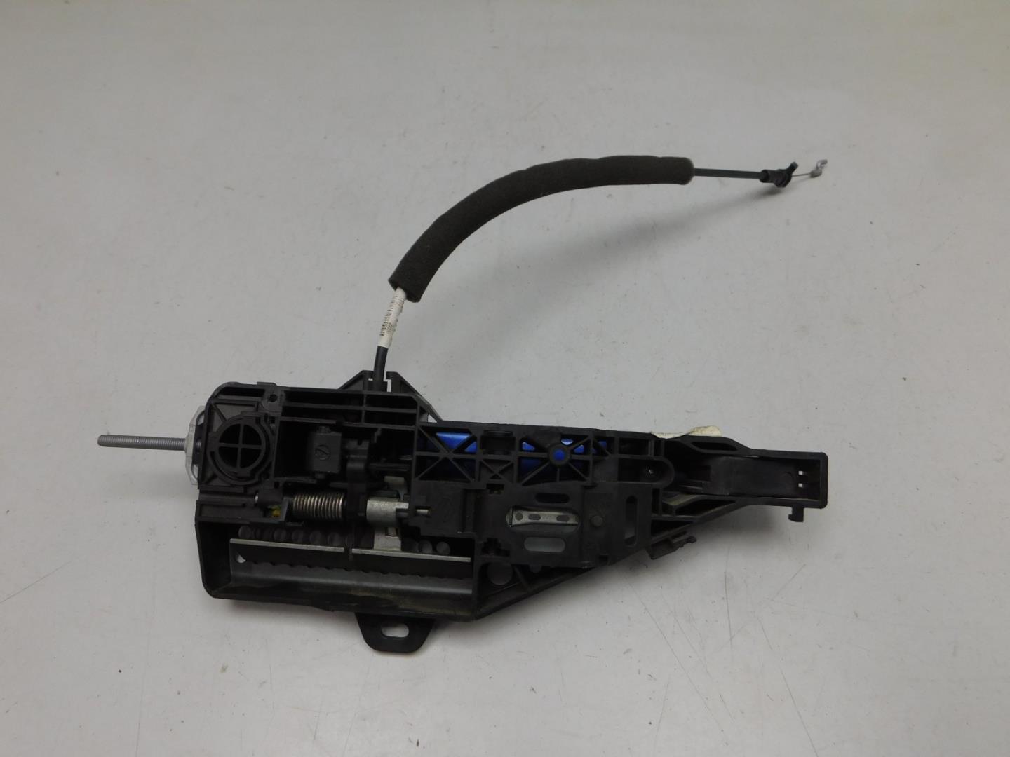 Ручка двери передней наружная левая