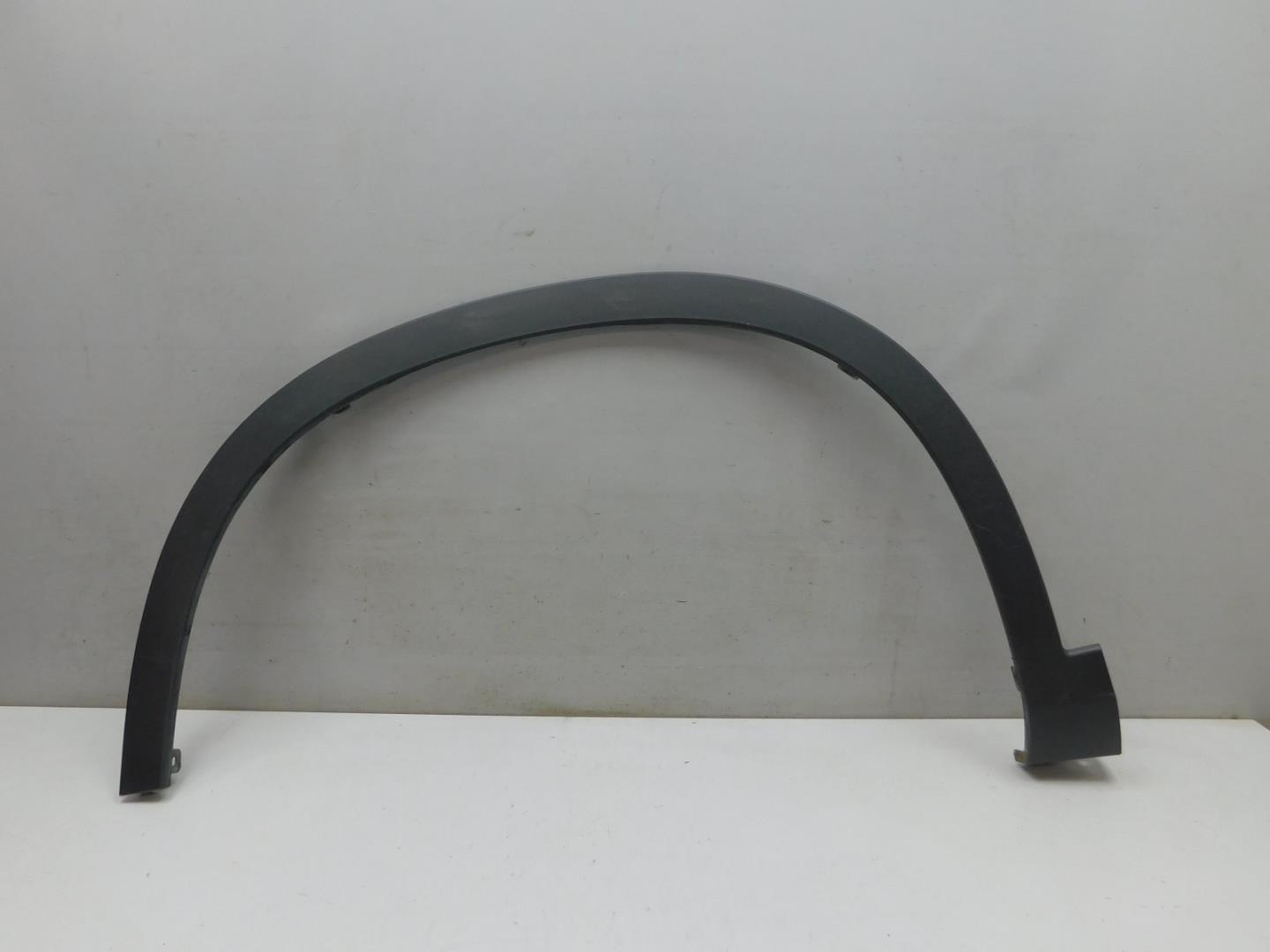 Накладка переднего крыла левого