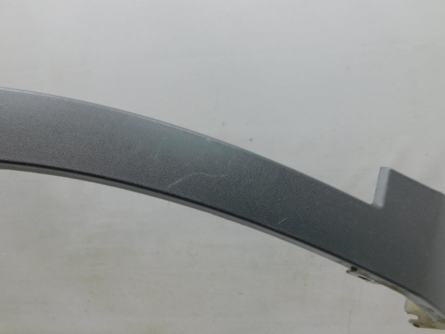 Накладка переднего крыла левого