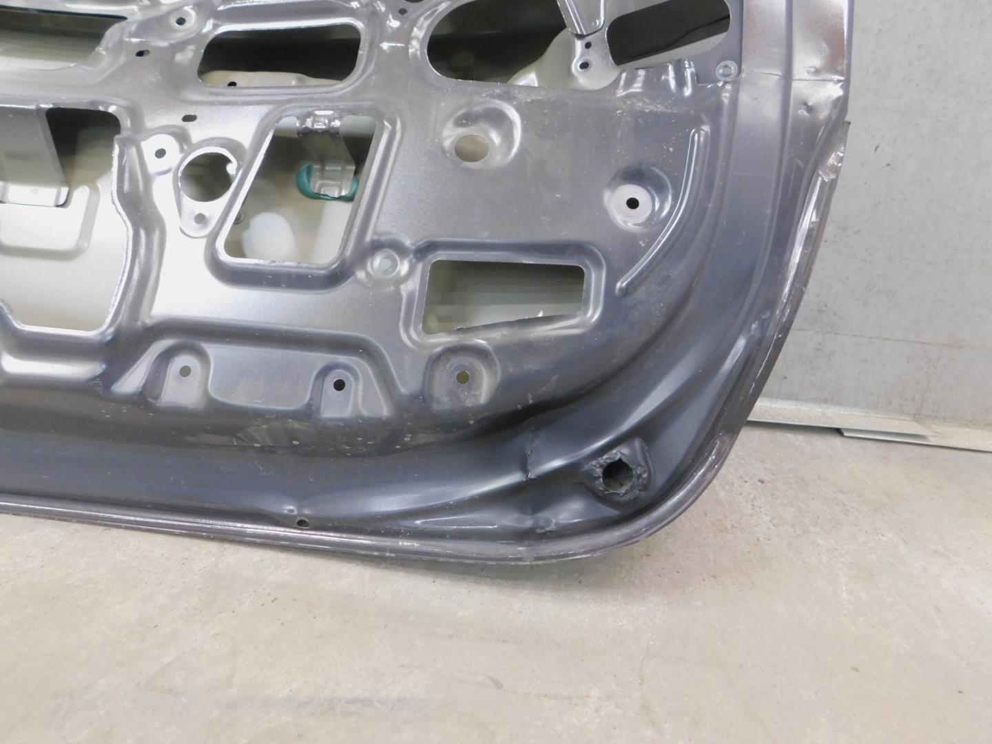 Дверь багажника