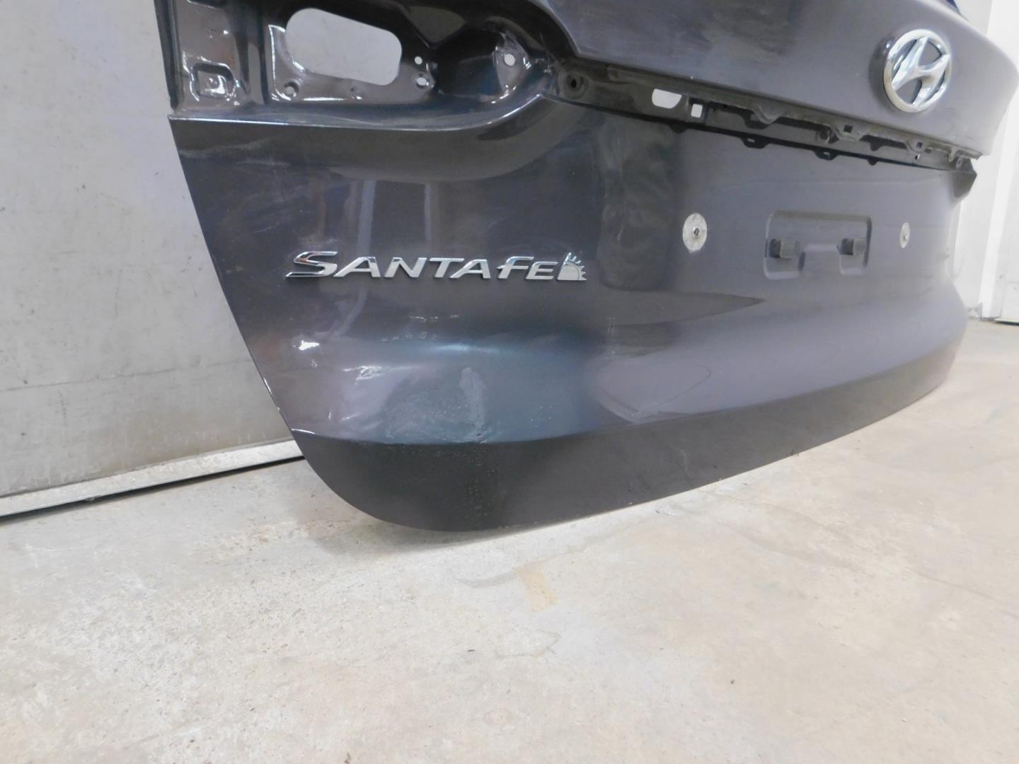 Дверь багажника