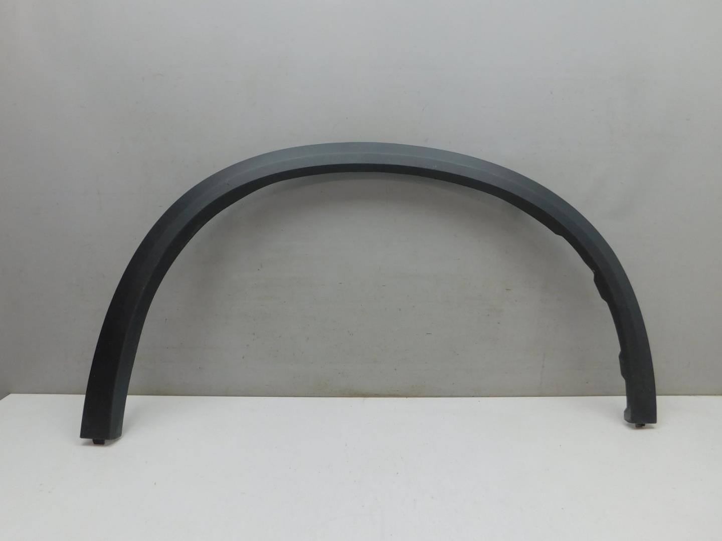 Накладка переднего крыла правого