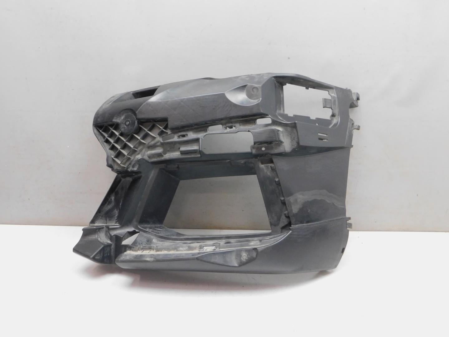 Кронштейн переднего бампера