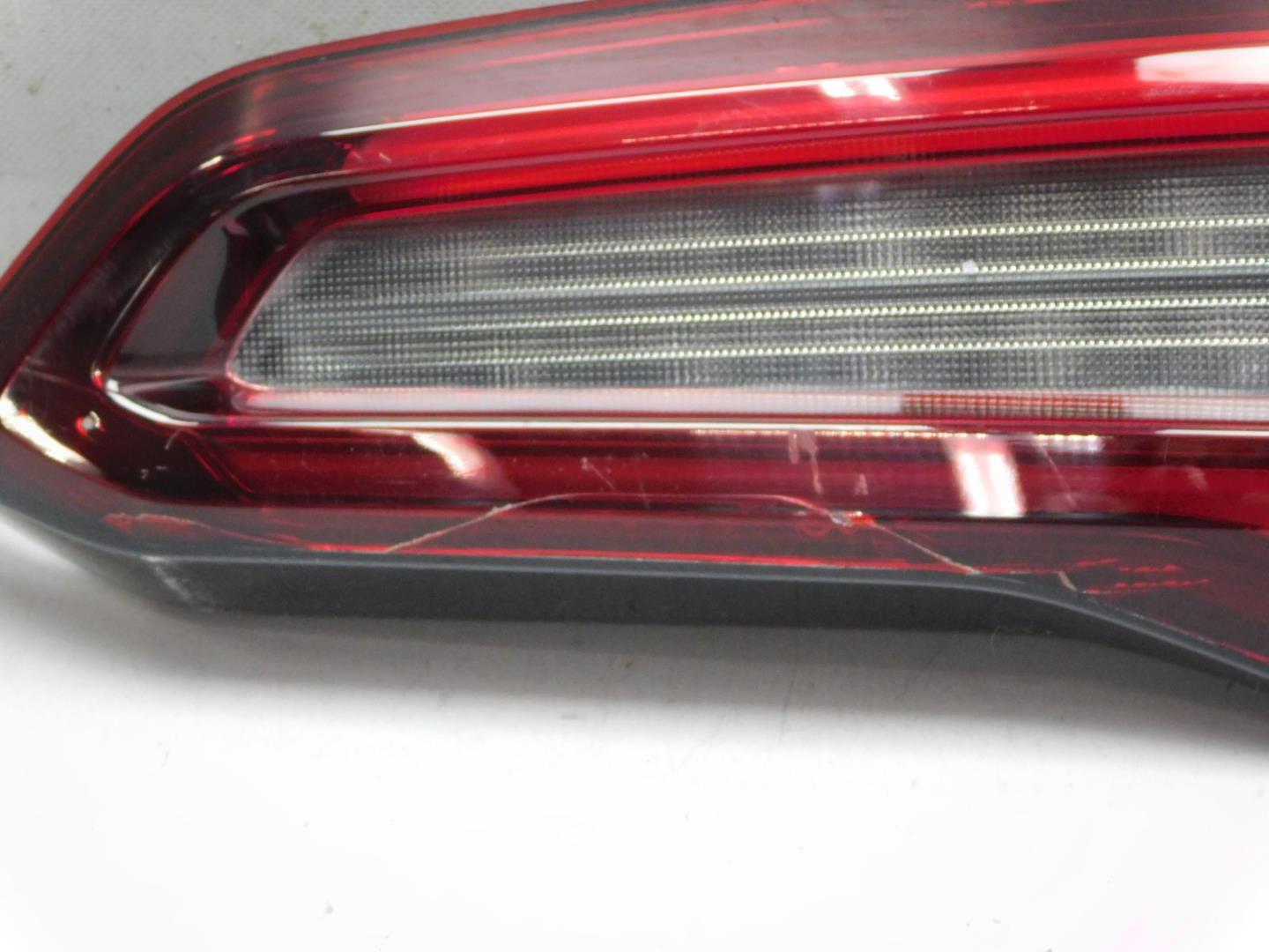 Фонарь задний внутренний правый