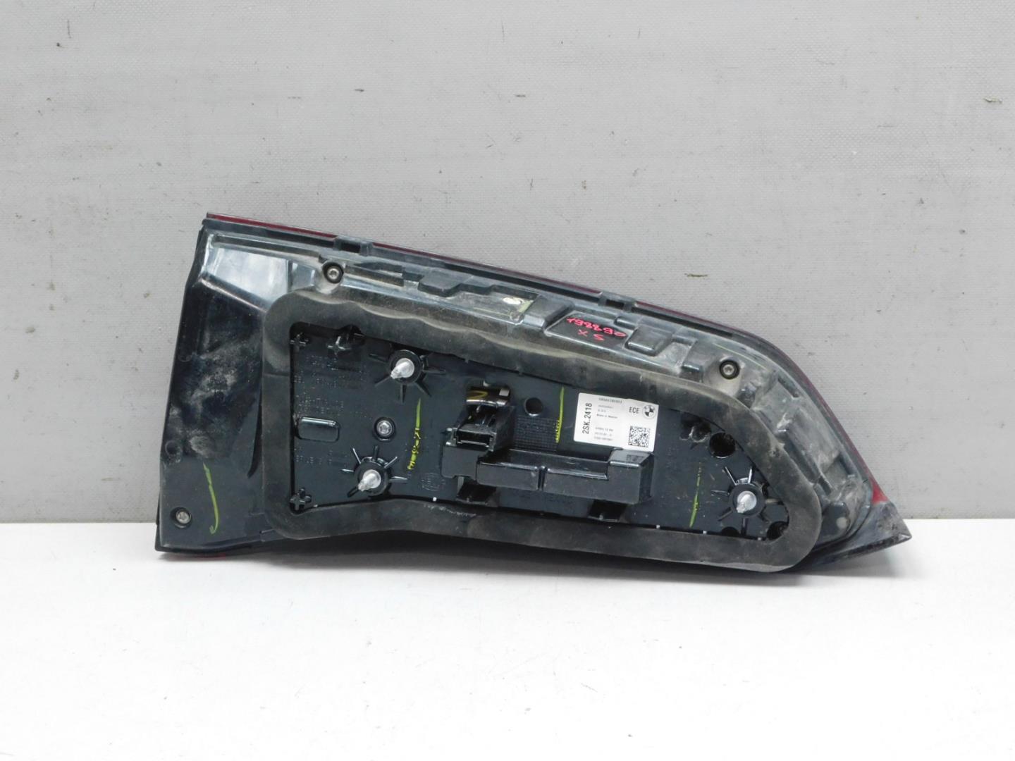 Фонарь задний внутренний правый