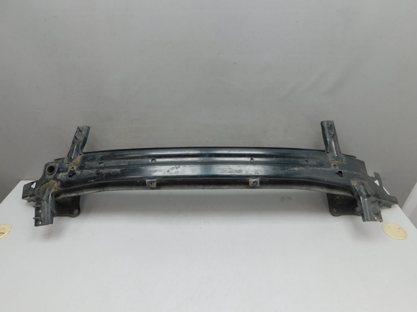 Усилитель переднего бампера