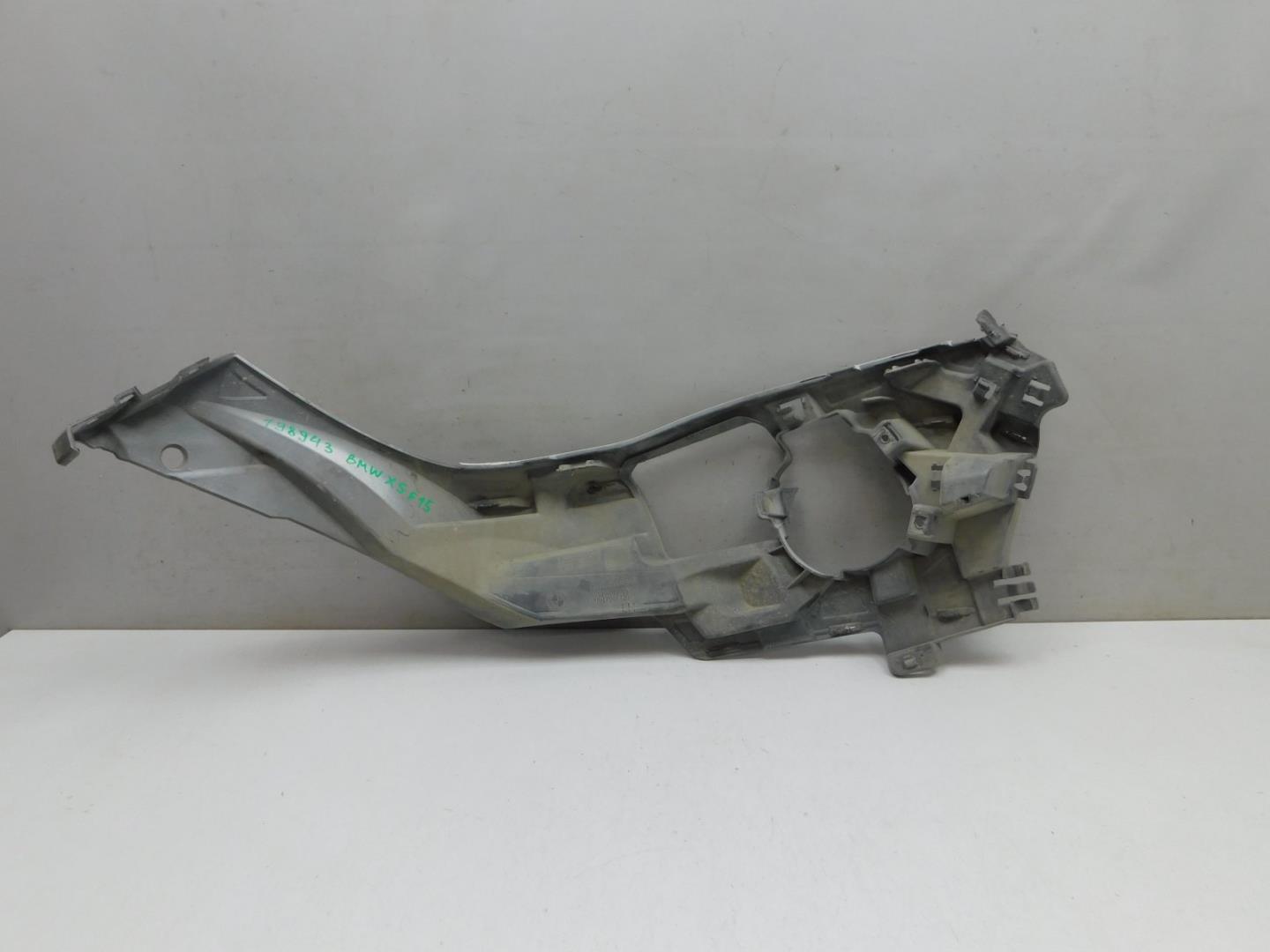 Кронштейн переднего бампера