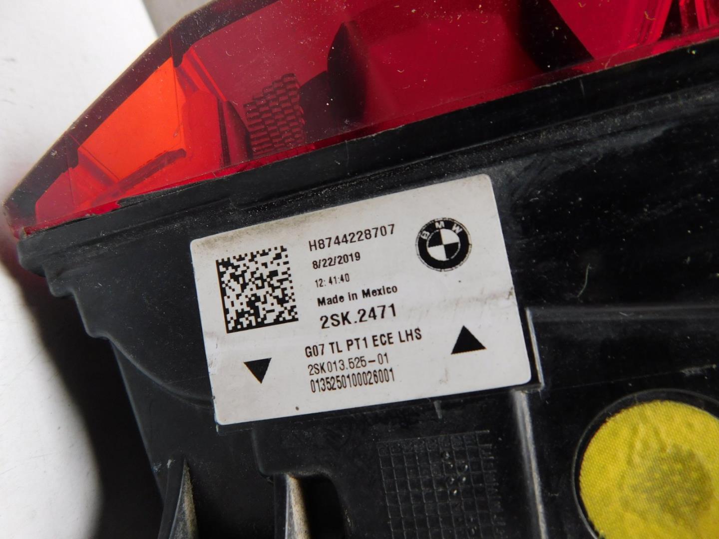 Фонарь задний наружный левый