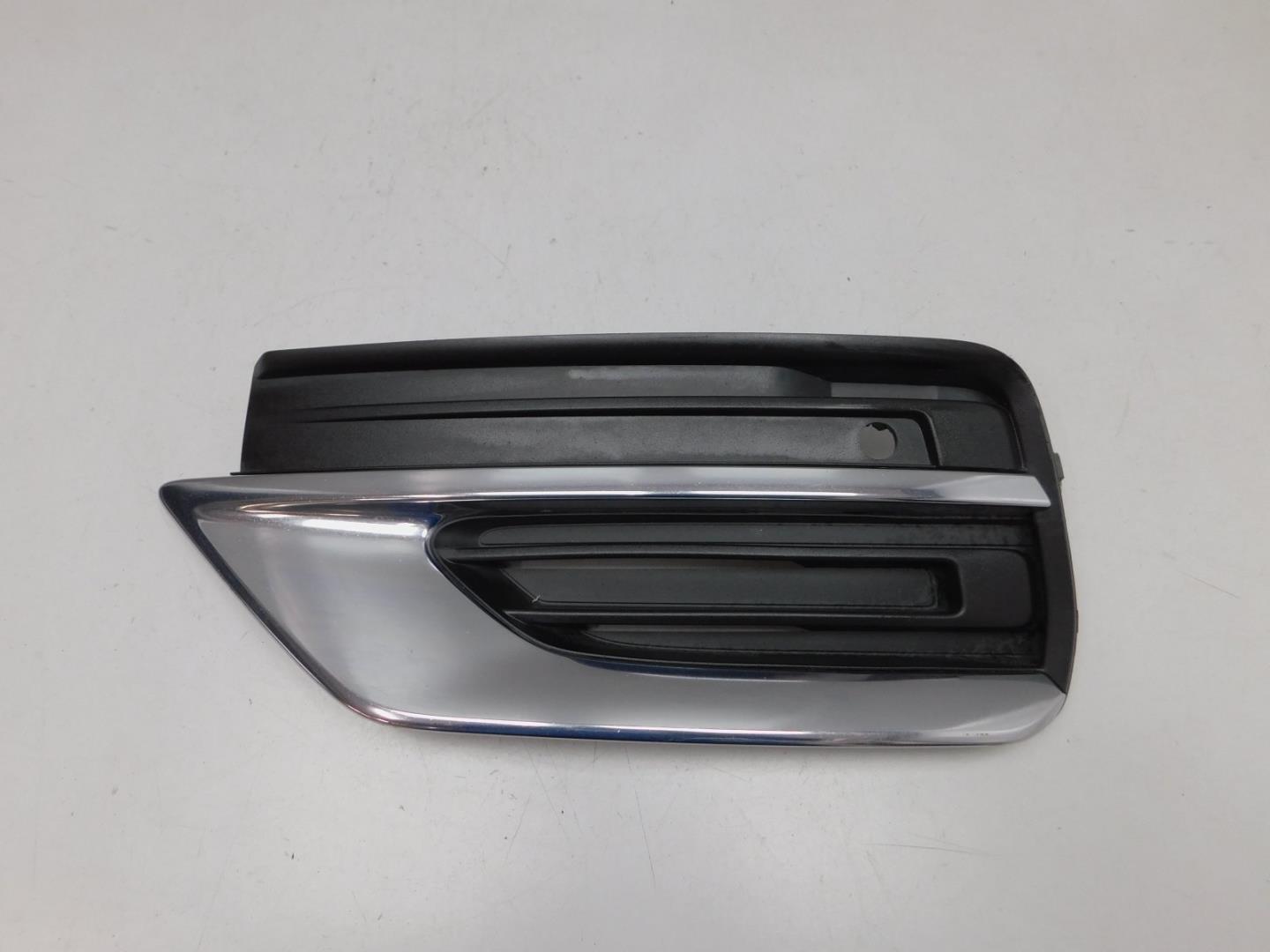 Решетка в бампер левая