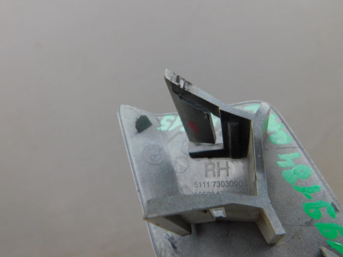 Крышка форсунки омывателя фар