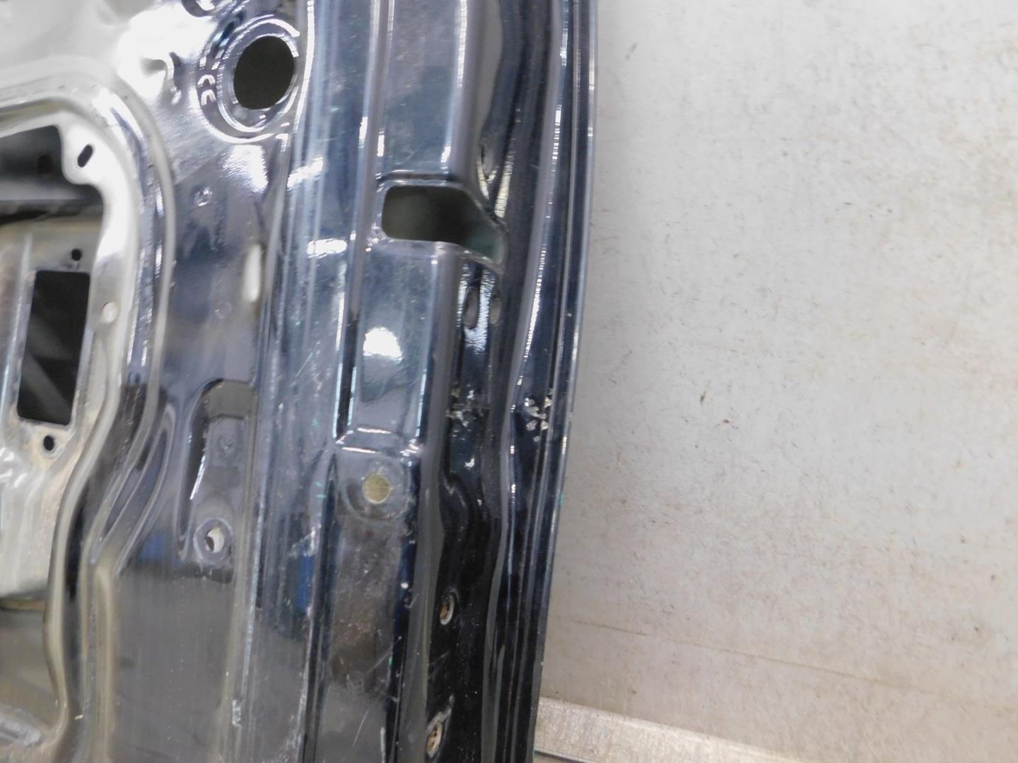 Дверь багажника