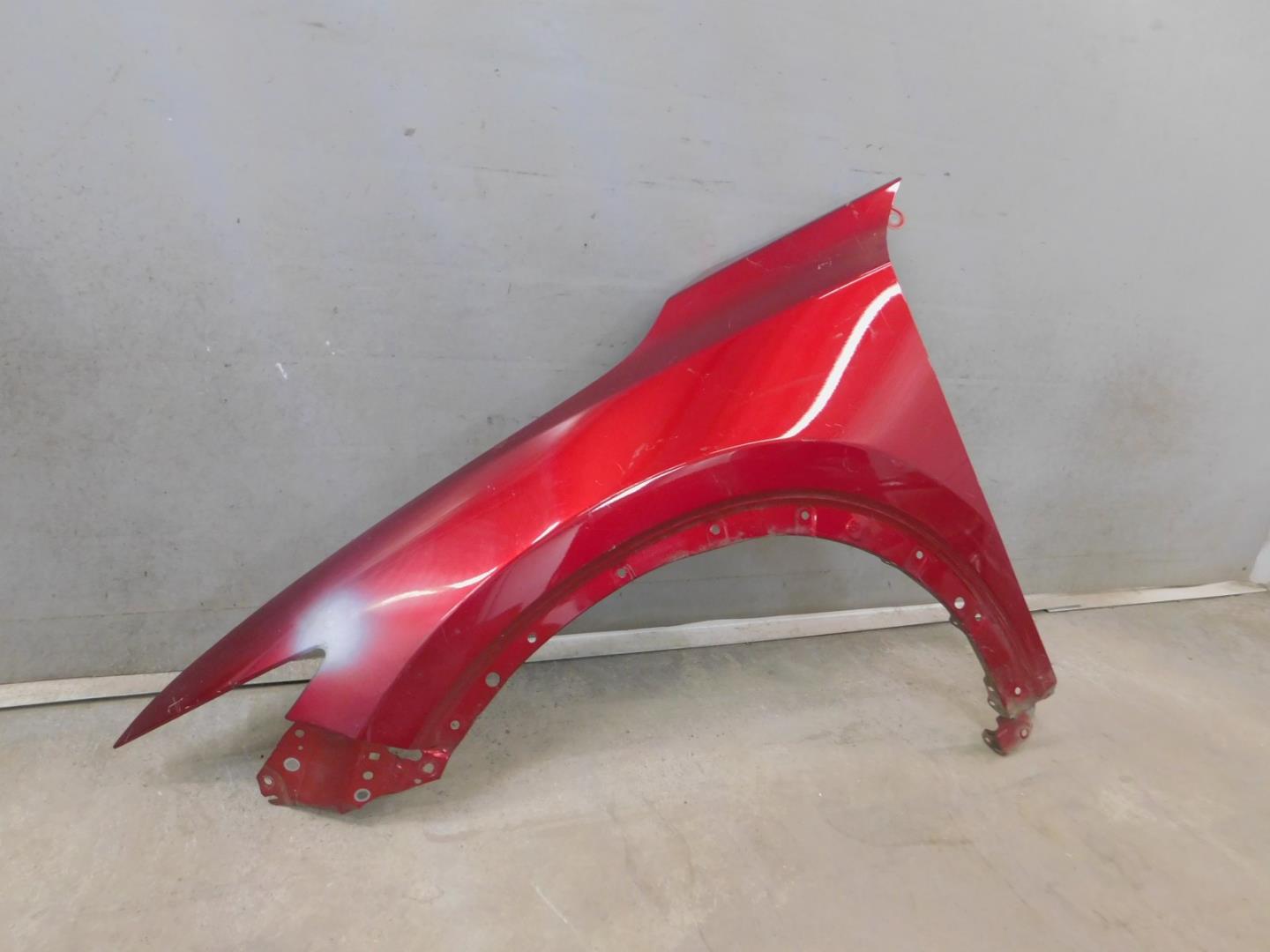 Крыло переднее левое