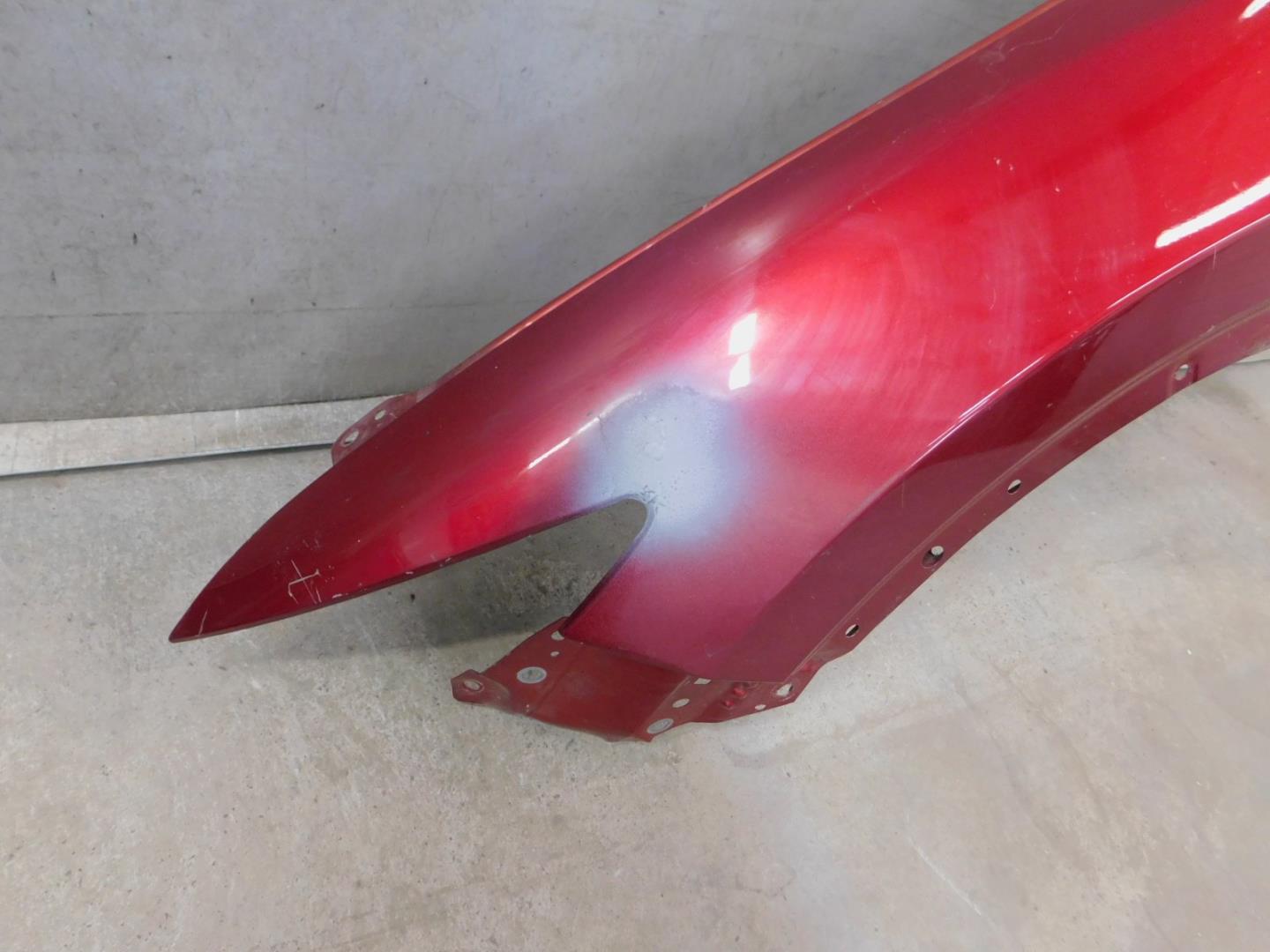 Крыло переднее левое