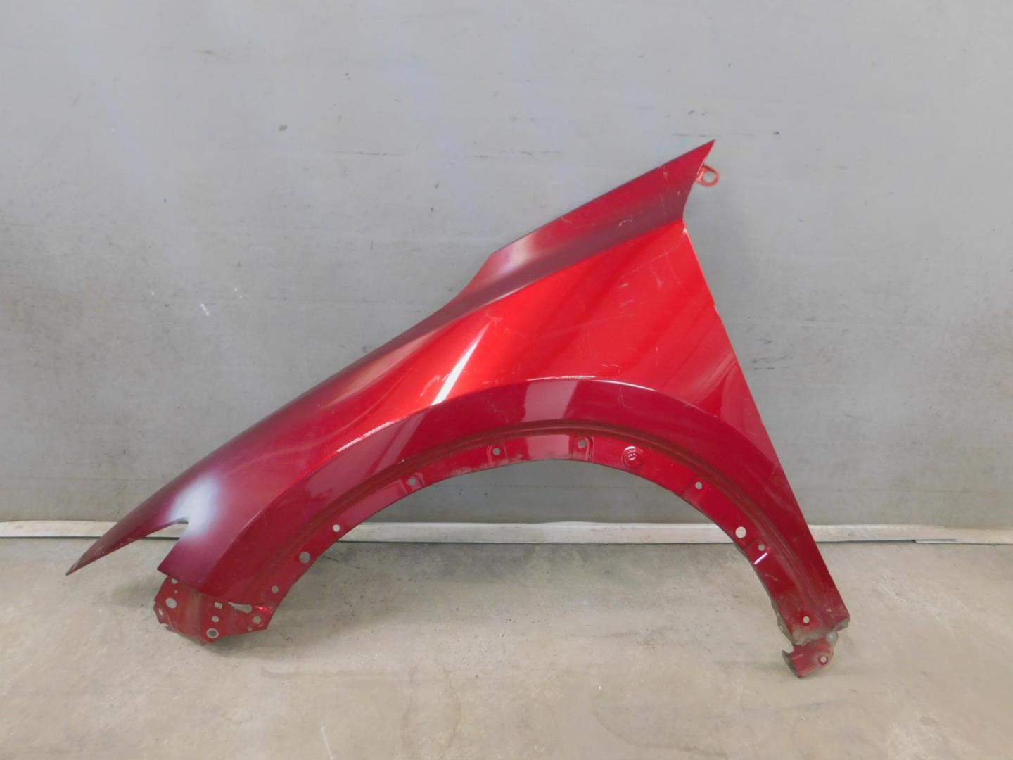 Крыло переднее левое