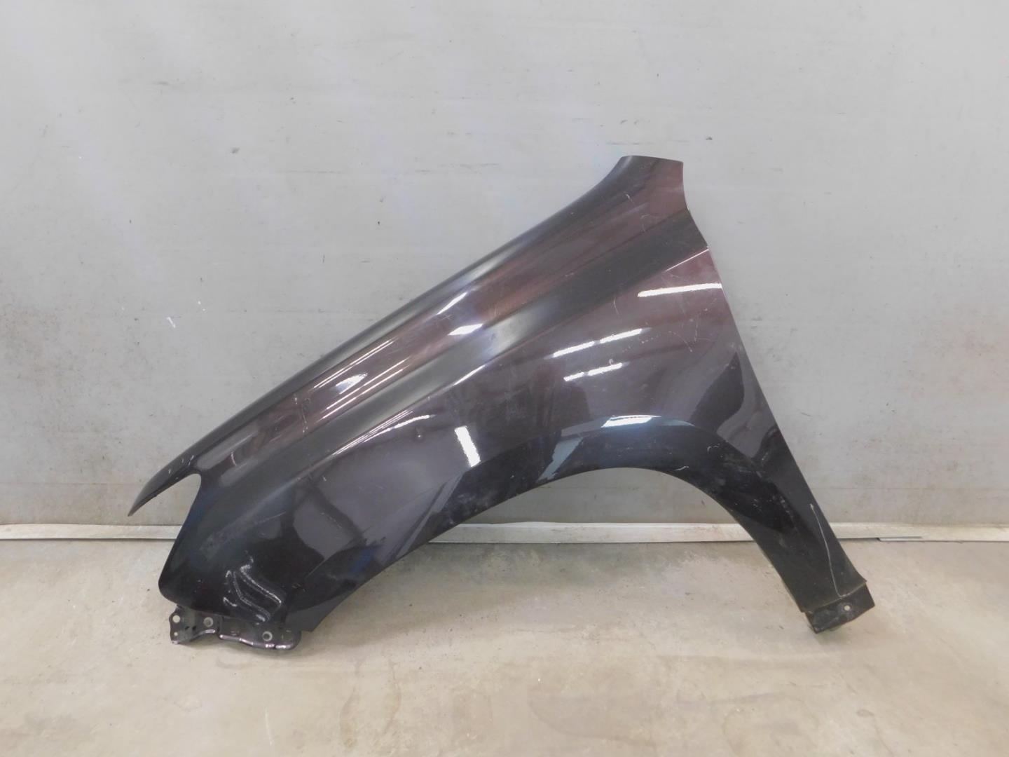 Крыло переднее левое