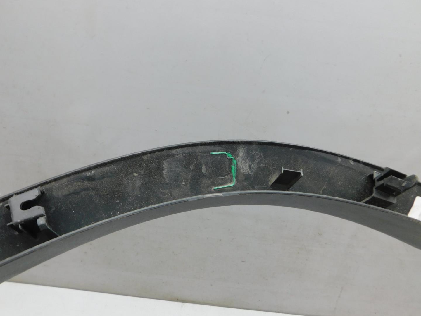 Накладка заднего крыла правого