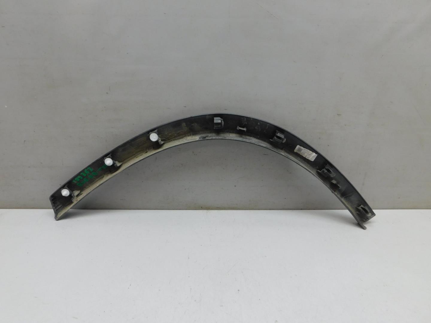 Накладка заднего крыла правого