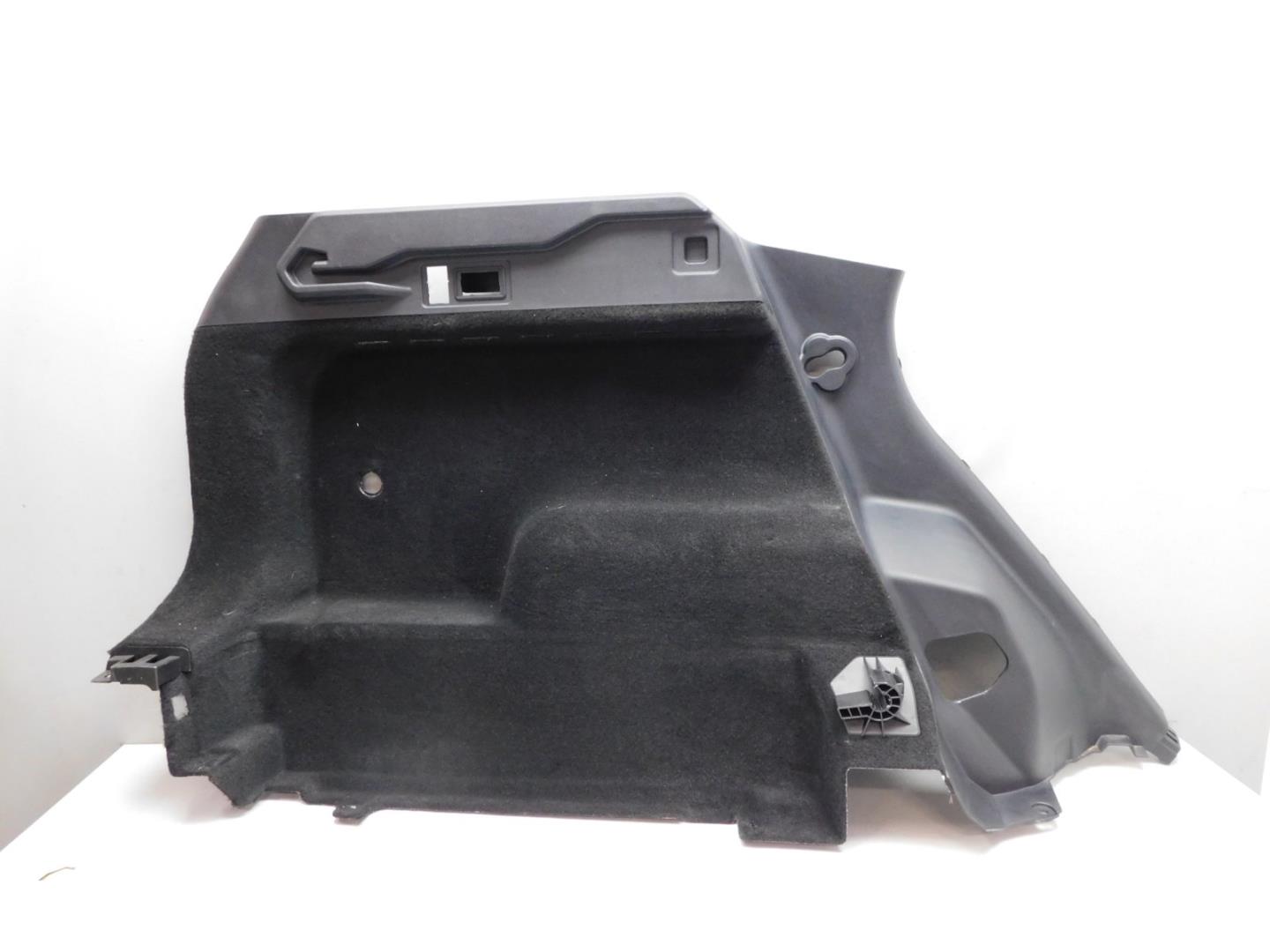 Обшивка багажника