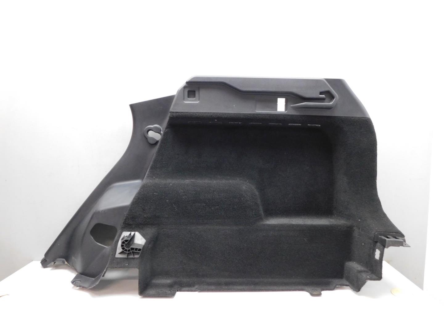 Обшивка багажника