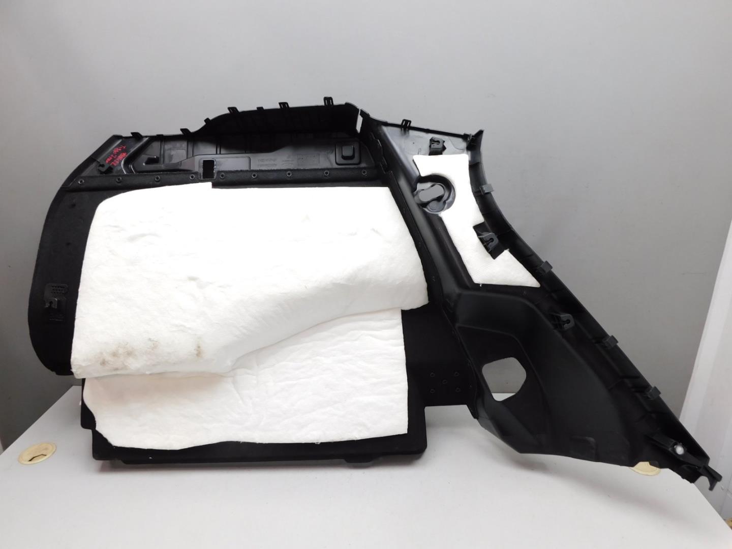 Обшивка багажника