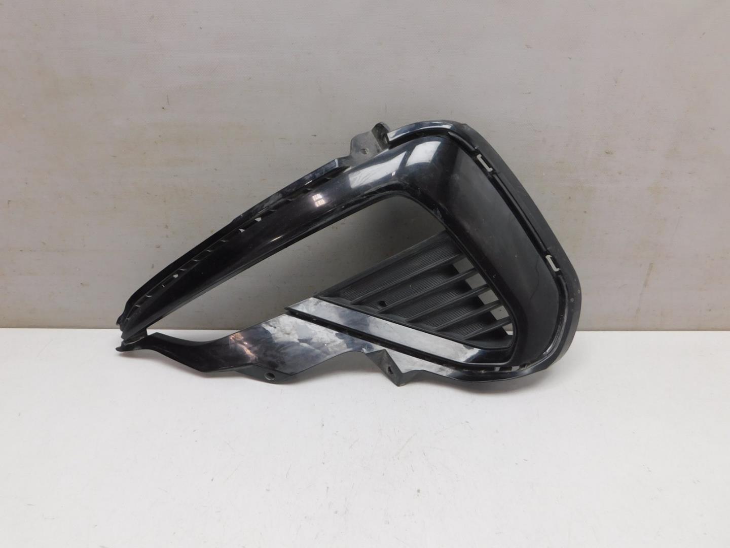 Решетка в бампер левая