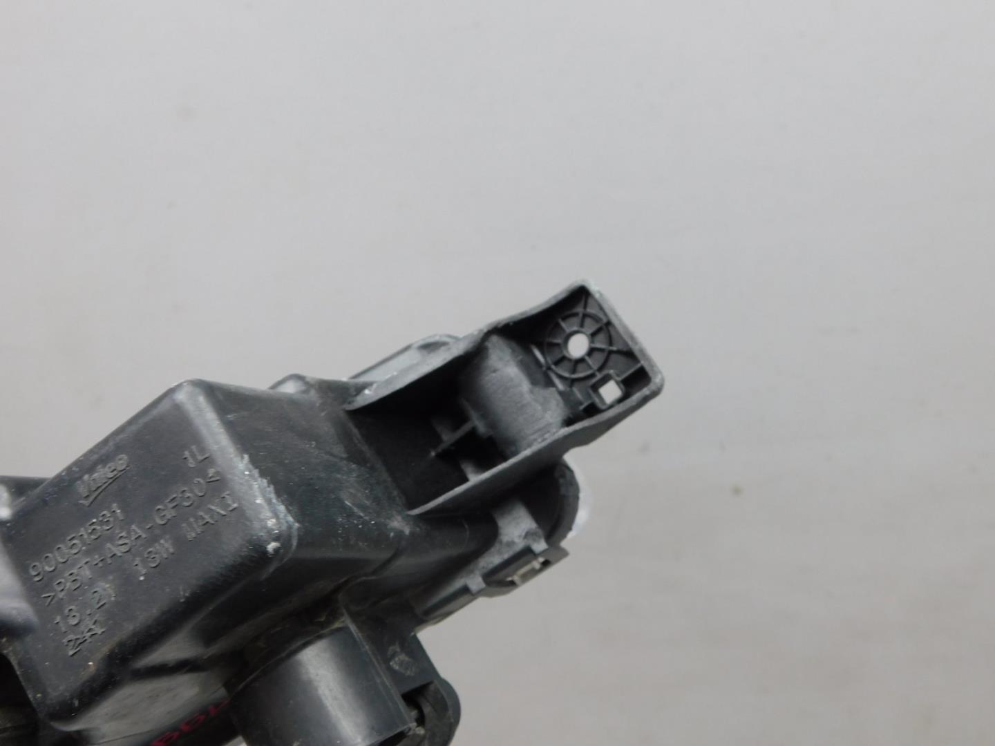 Фара противотуманная левая