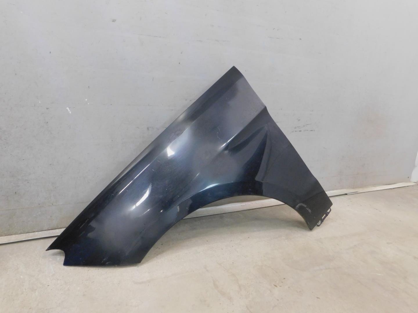 Крыло переднее левое