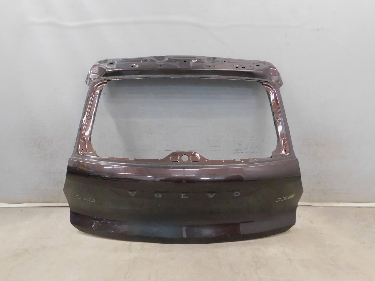 Дверь багажника