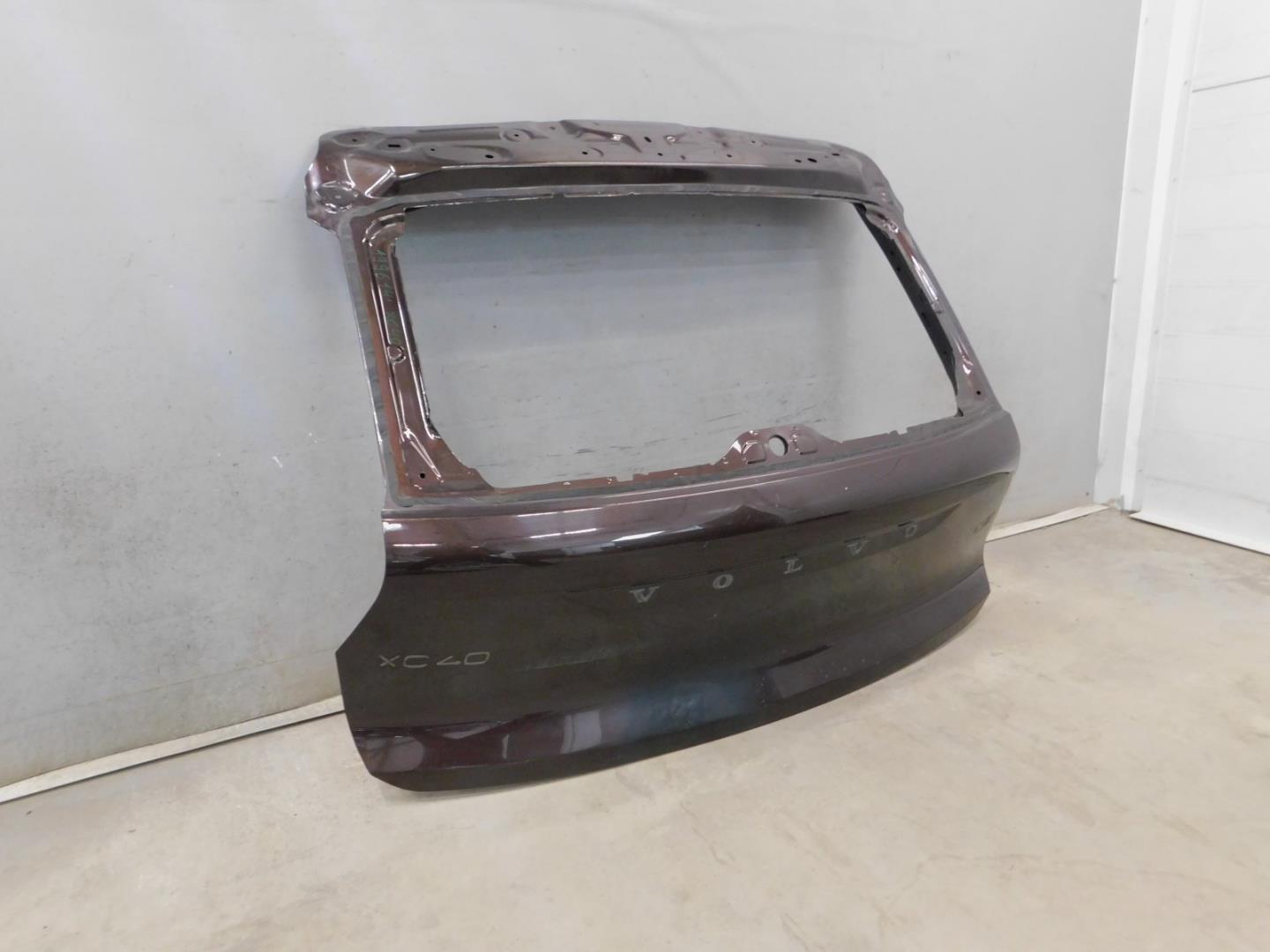 Дверь багажника