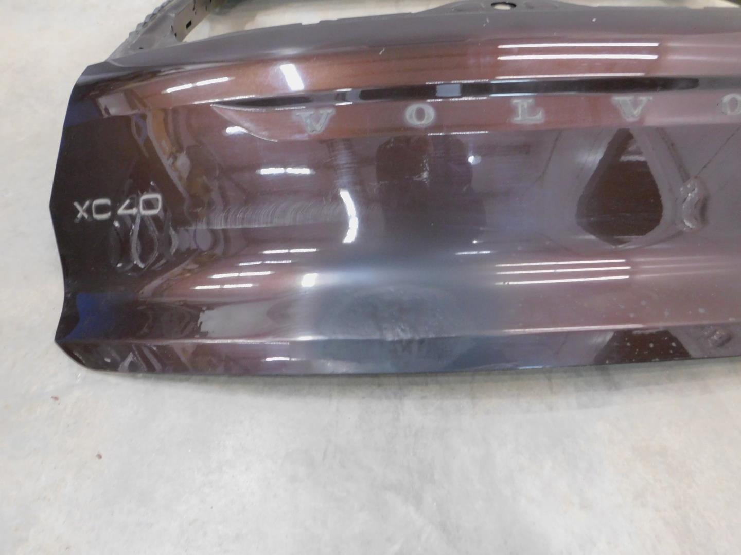 Дверь багажника