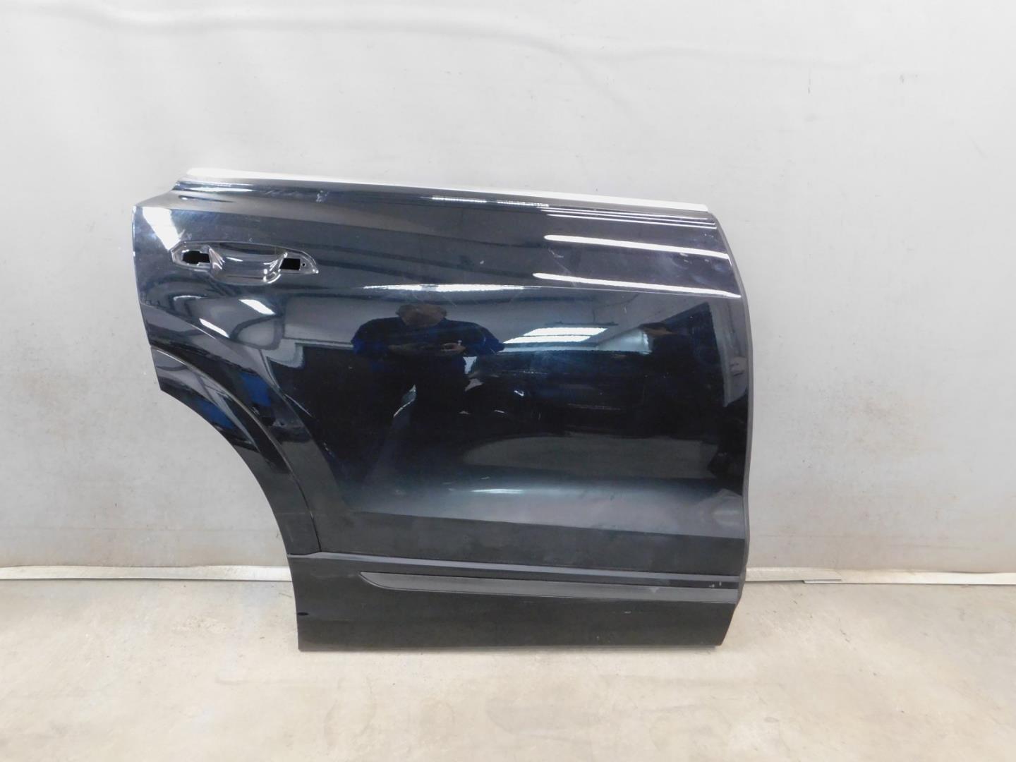 Дверь задняя правая