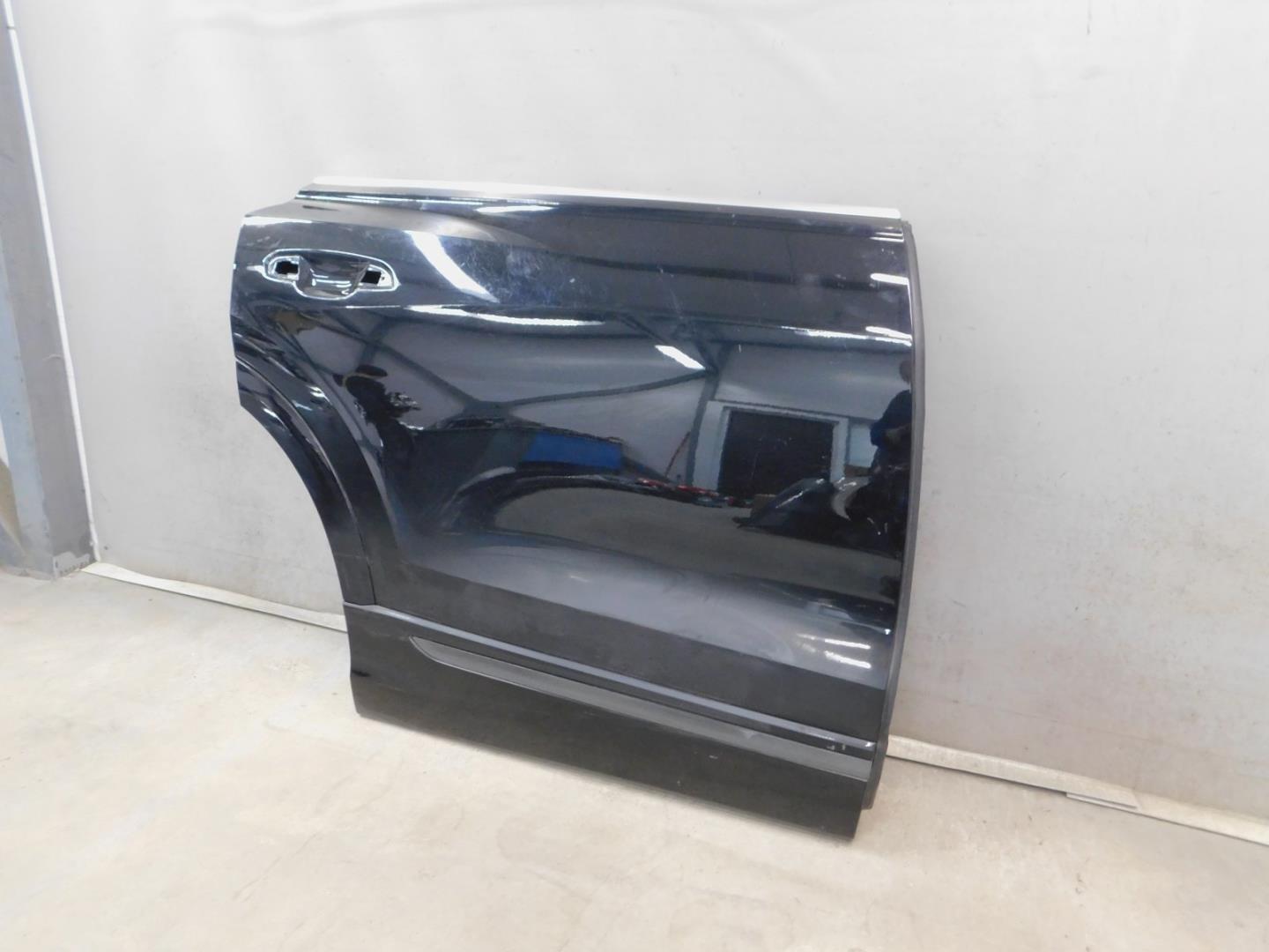 Дверь задняя правая