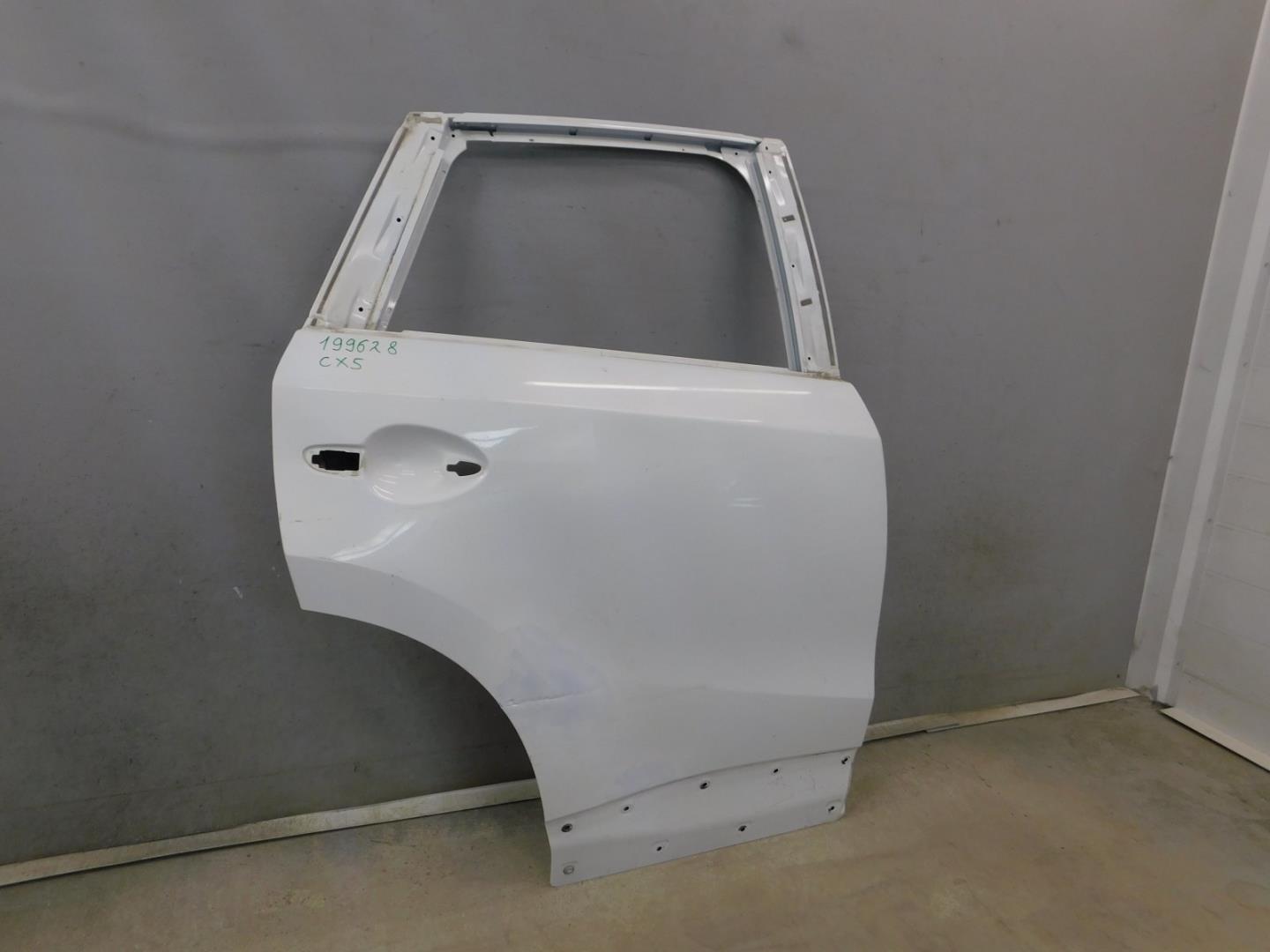 Дверь задняя правая