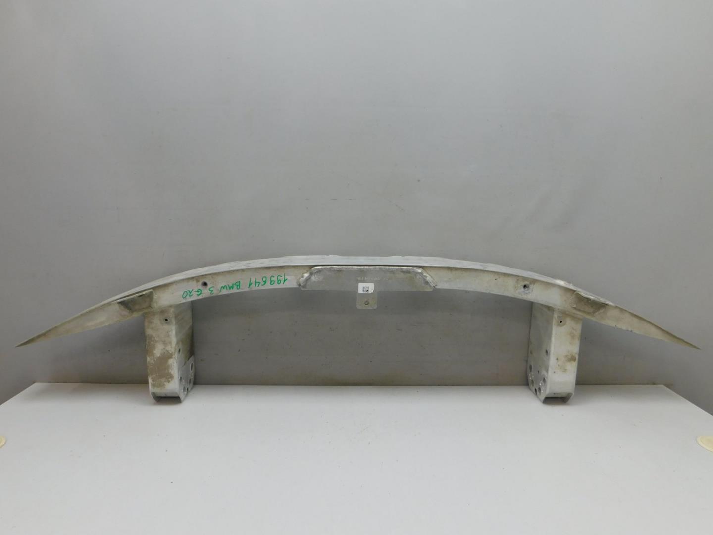 Усилитель переднего бампера