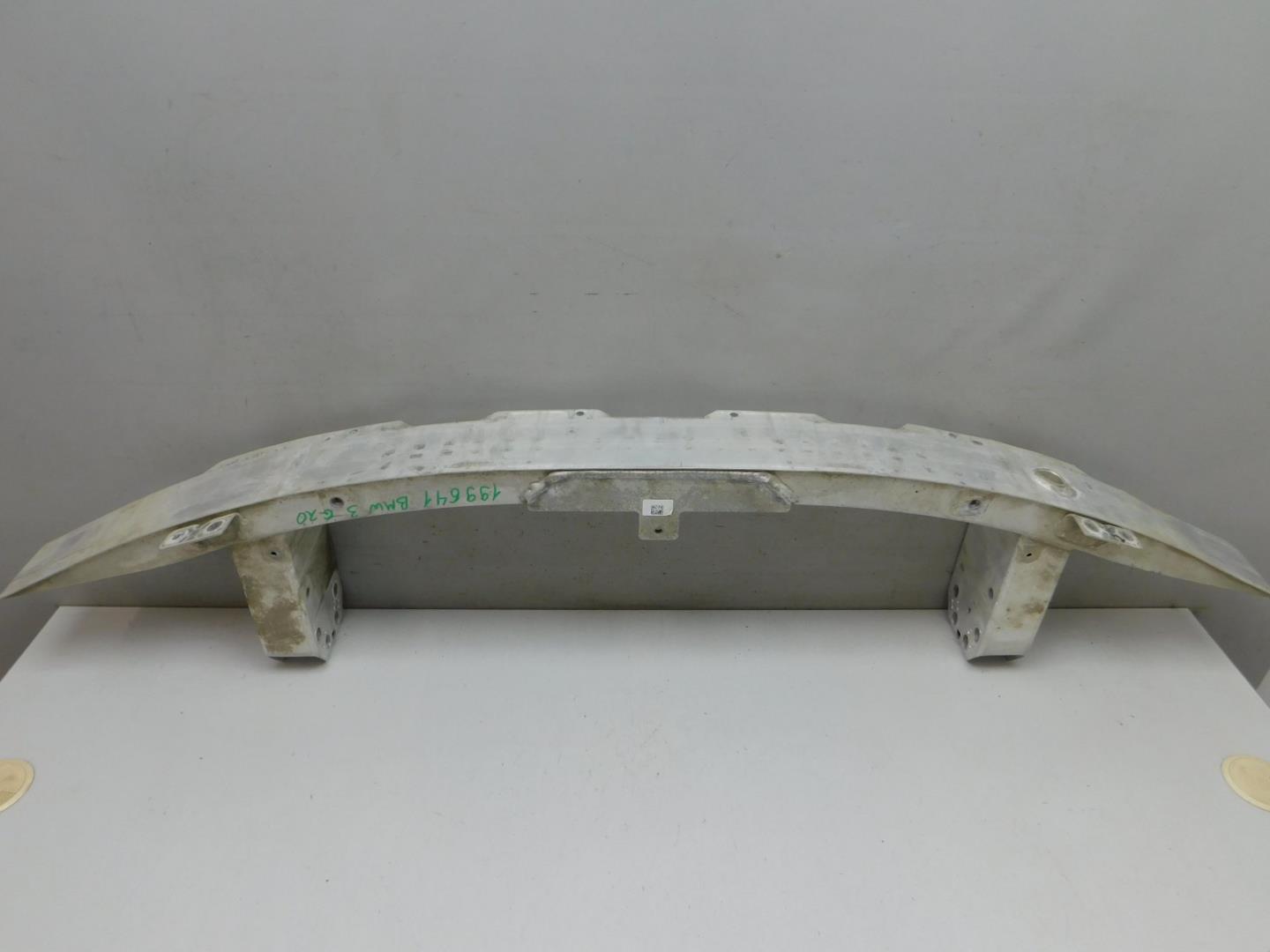 Усилитель переднего бампера