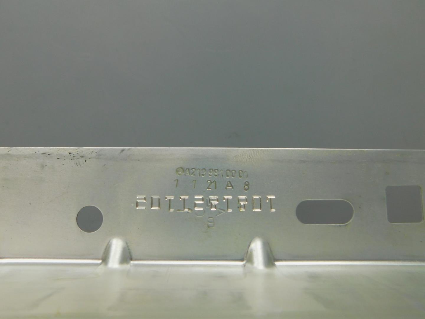 Крыло переднее правое