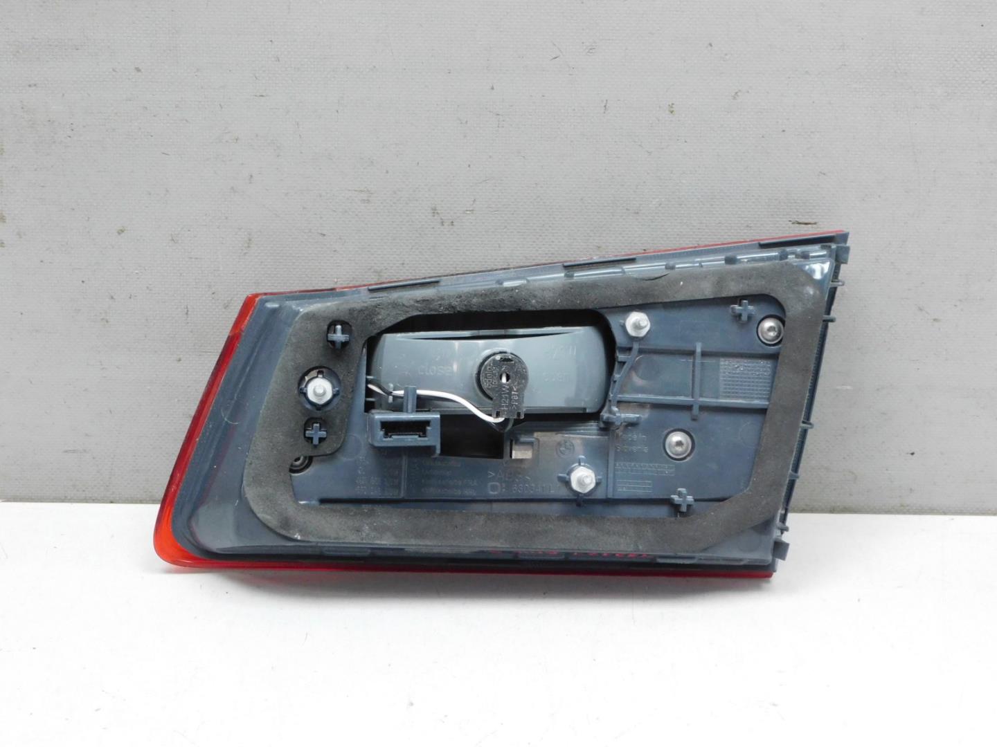 Фонарь задний внутренний левый