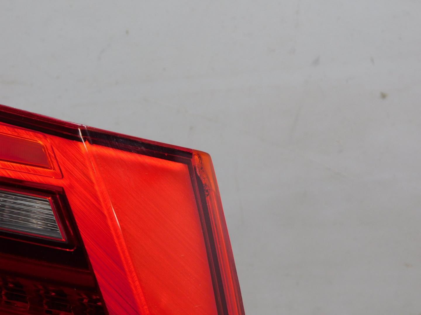 Фонарь задний внутренний левый