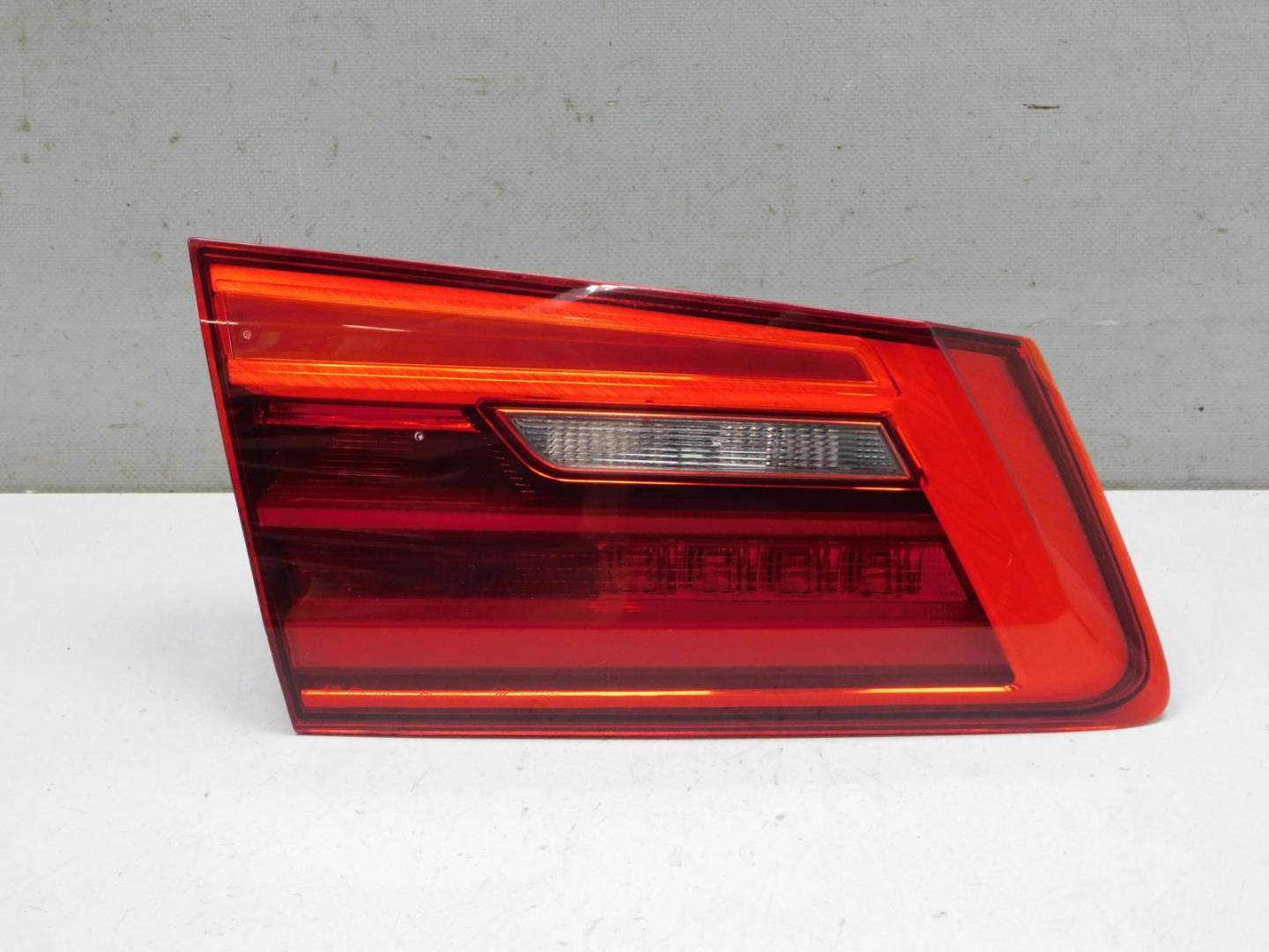 Фонарь задний внутренний левый