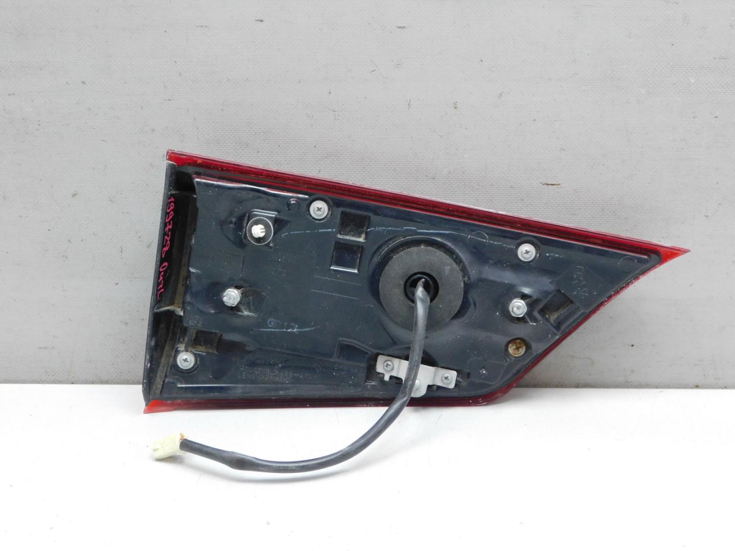 Фонарь задний внутренний правый