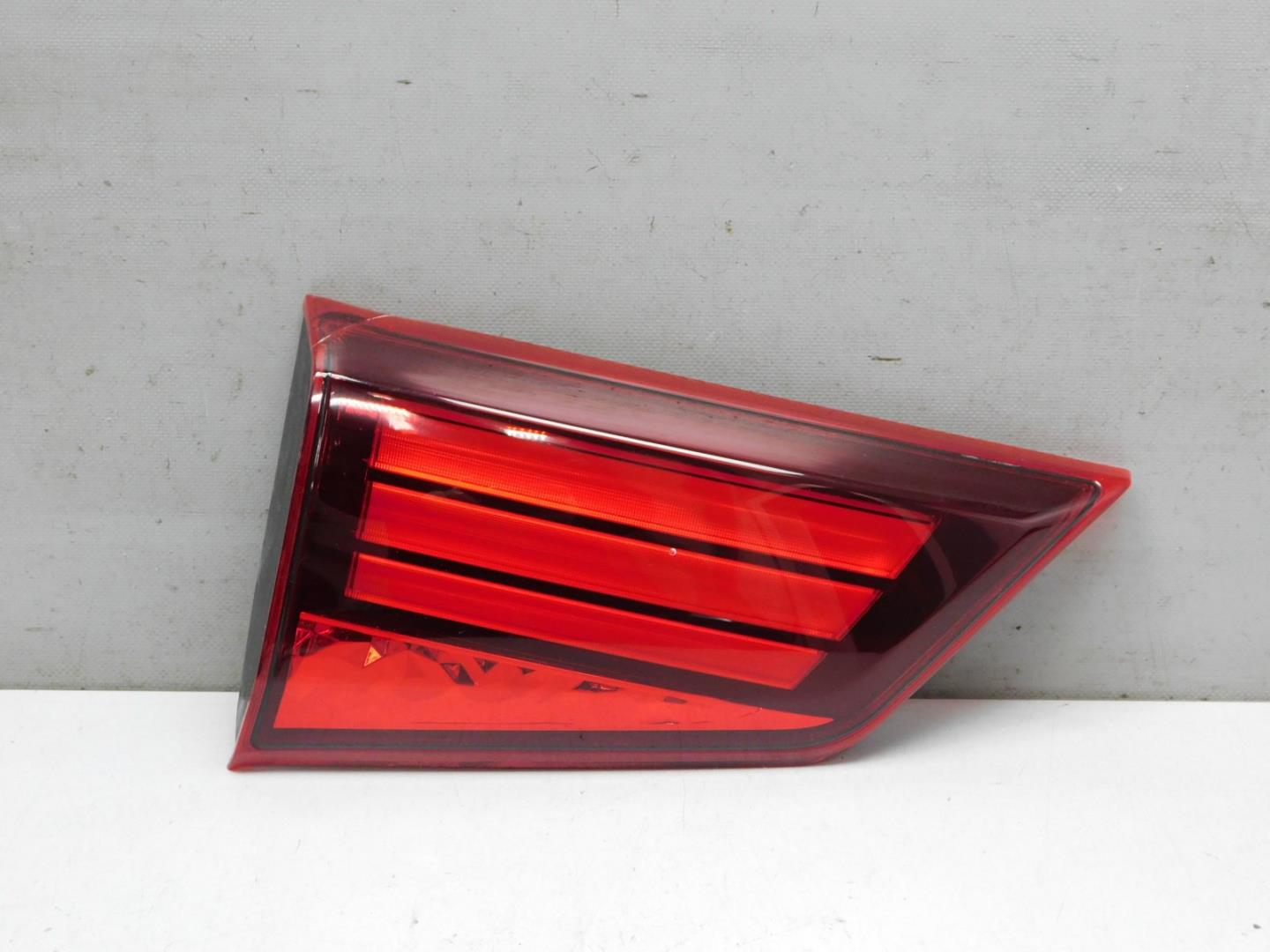 Фонарь задний внутренний левый