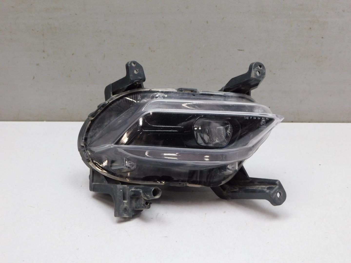 Фара противотуманная правая