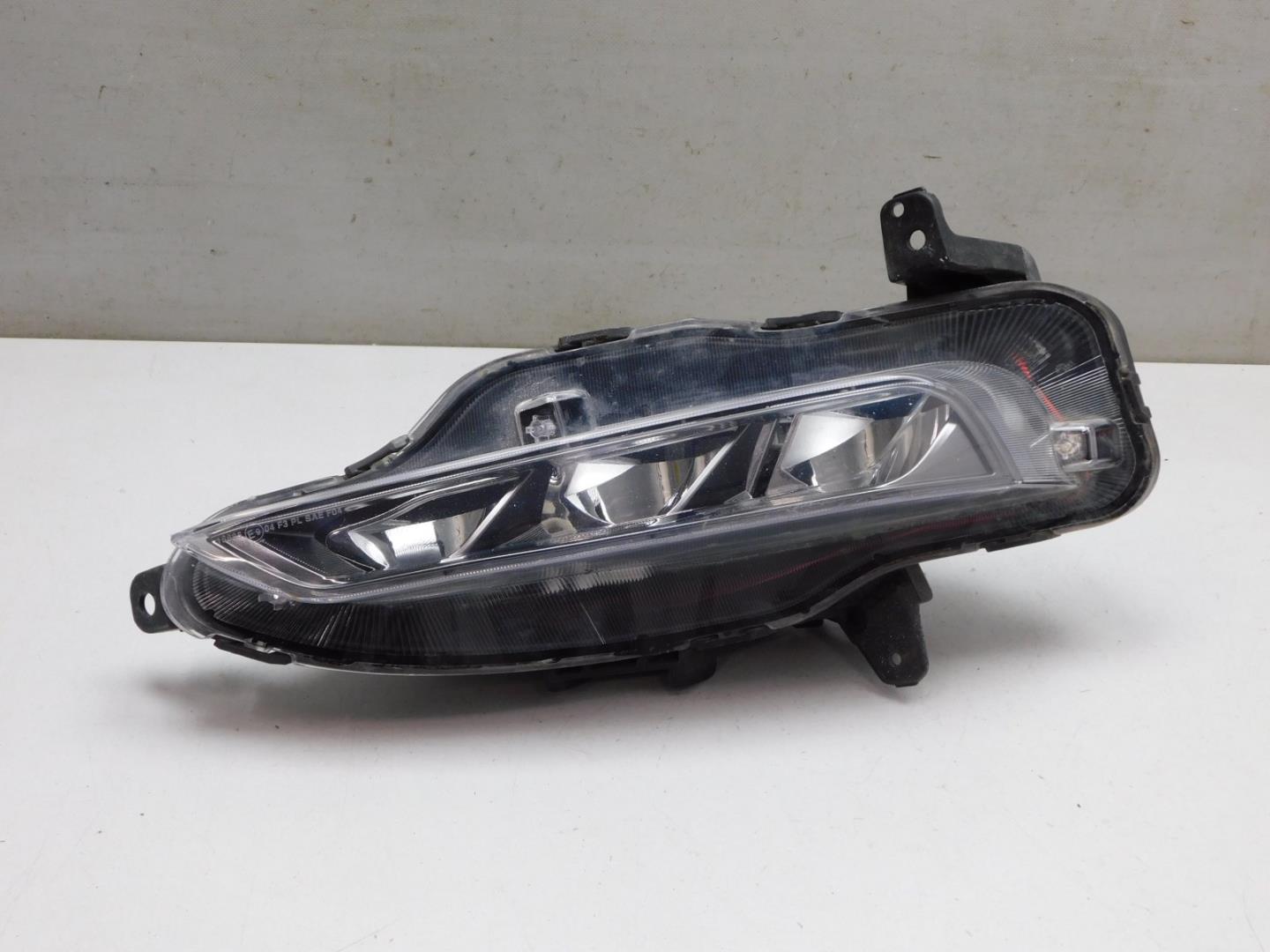 Фара противотуманная левая