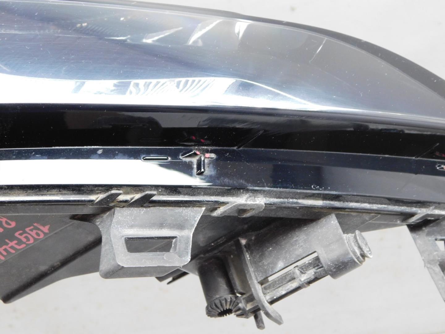 Фара противотуманная правая